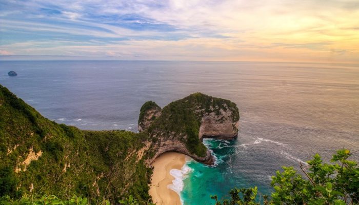 Pantai Kelingking di Bali Masuk Daftar Pantai Terpopuler Se-ASEAN 2024