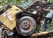 Truk Beras Masuk Jurang di Sultra Diduga Rem Blong, 1 Korban Tewas